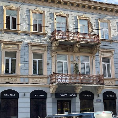 Lux Apartment In Zentrum Chernivtsi Exterior foto